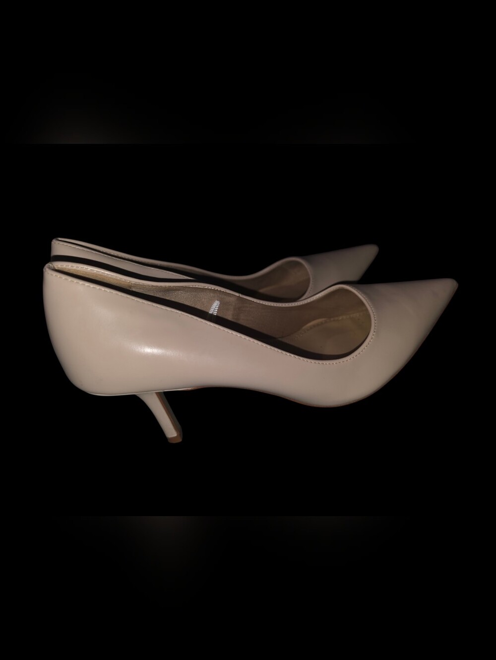 9/2/17. Womens H&M Beige Pointed-Toe Kitten Heel Pumps